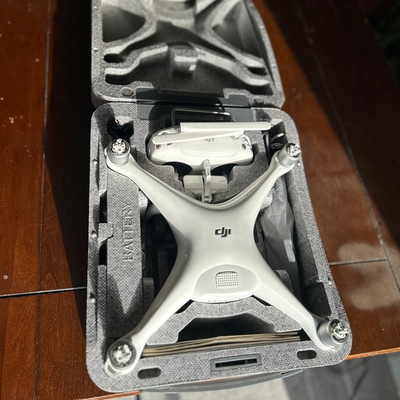 DJI Phantom 4 v 1.2 drone - Picture 5 of 7